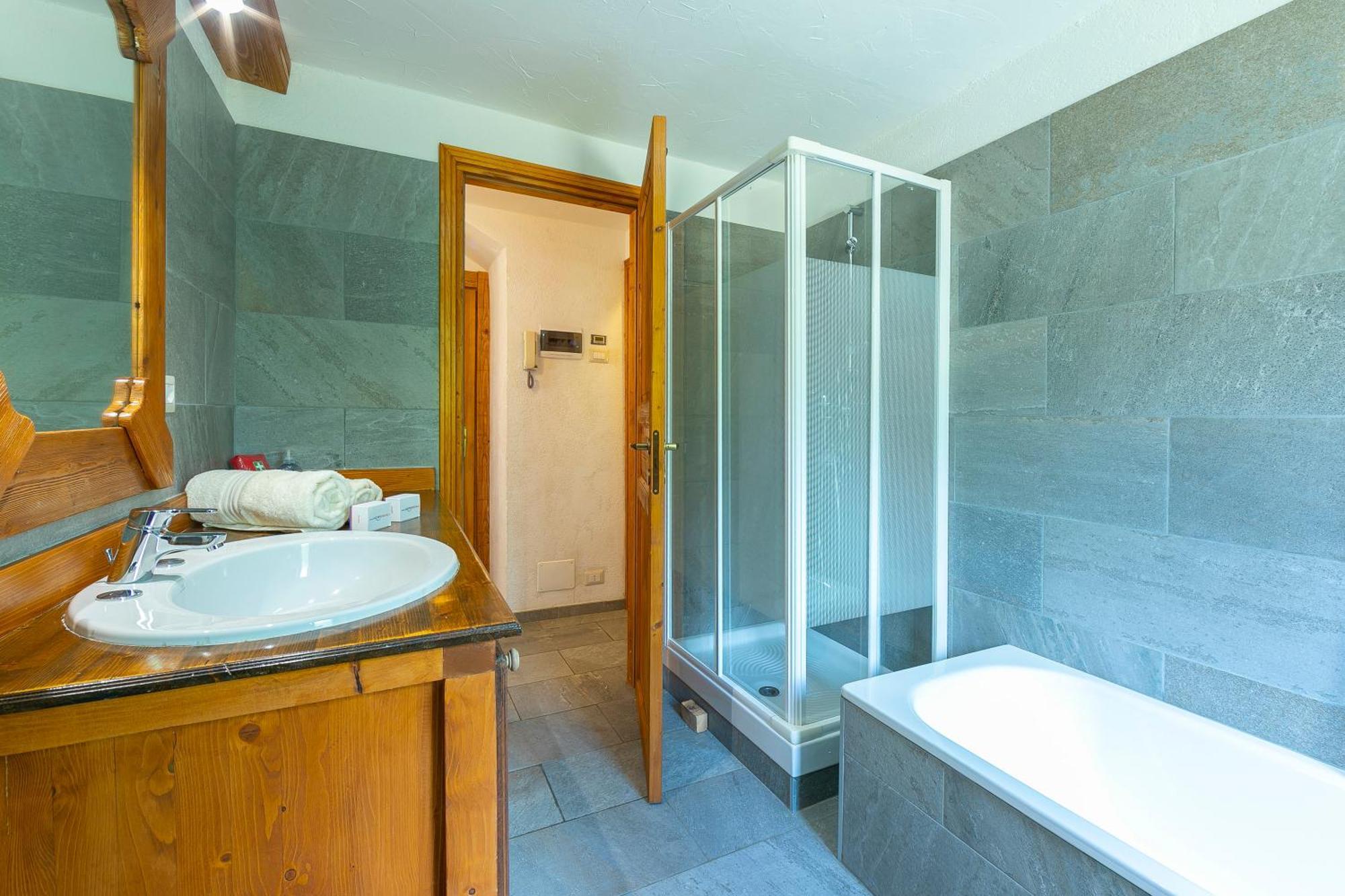 Miramonti 21 Ski In - Ski Out - Happy Rentals Oulx المظهر الخارجي الصورة