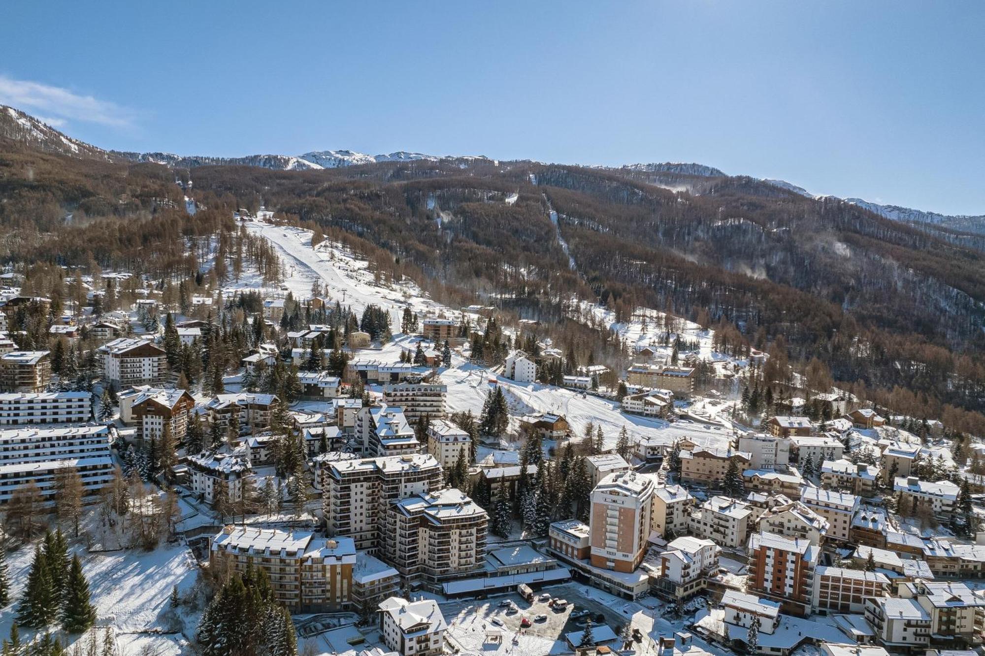 Miramonti 21 Ski In - Ski Out - Happy Rentals Oulx المظهر الخارجي الصورة